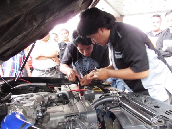 Omega Mobil 6 Cara Dasar Merawat Kendaraan Tanpa Harus ke Bengkel