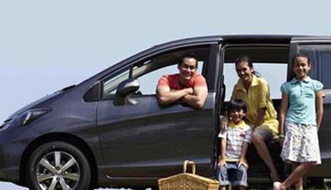 Omega Mobil Tips Berkendara Aman Saat Liburan 
