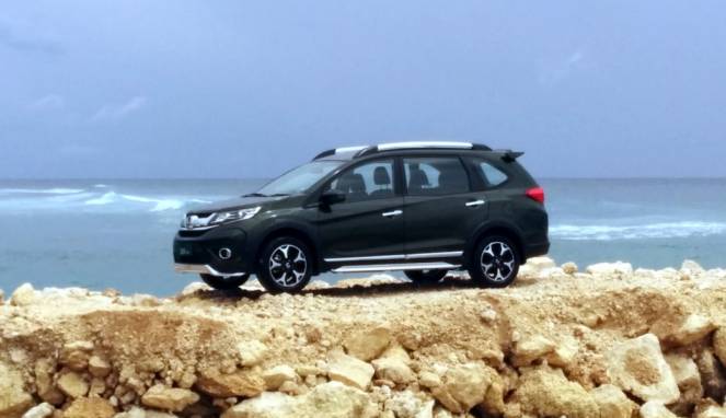 Omega Mobil Menguji Keiritan Honda BR-V