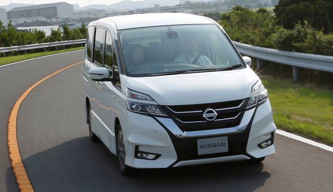 Omega Mobil Empat Fitur Canggih di Nissan Serena Baru 