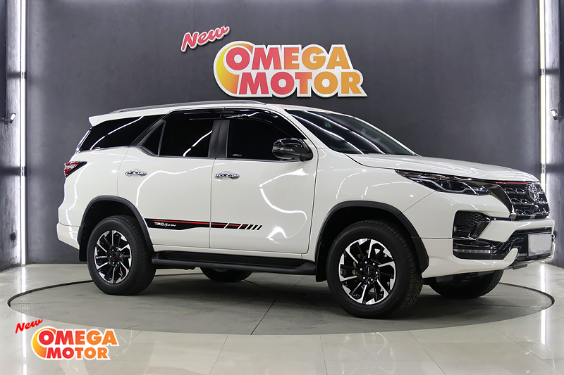 Omega Mobil T. FORTUNER 2.4 VRZ TRD AT (KM 31.246) 