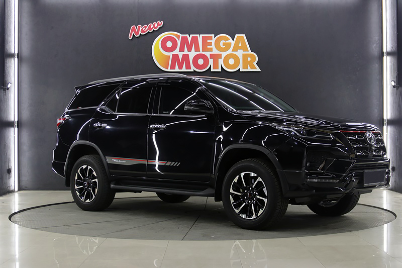 Omega Mobil T. FORTUNER VRZ TRD 2.4 AT (KM 19.326) 