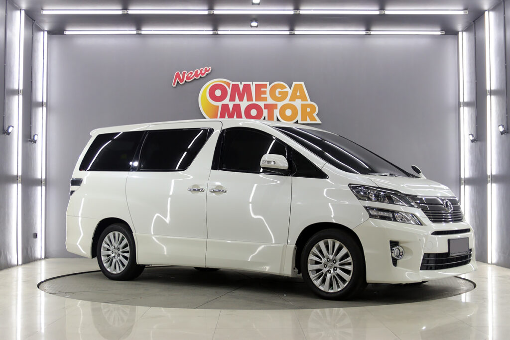 Omega Mobil T. VELLFIRE Z 2.4 AT (KM 49.124 