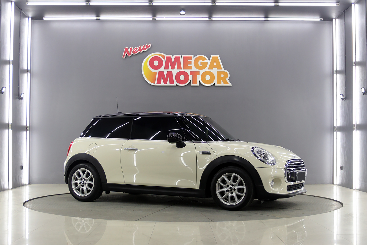 Omega Mobil MINI COOPER AT (KM 29.847) 