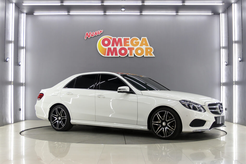 Omega Mobil MERCEDES BENZ E400 AT (KM 21.270) 