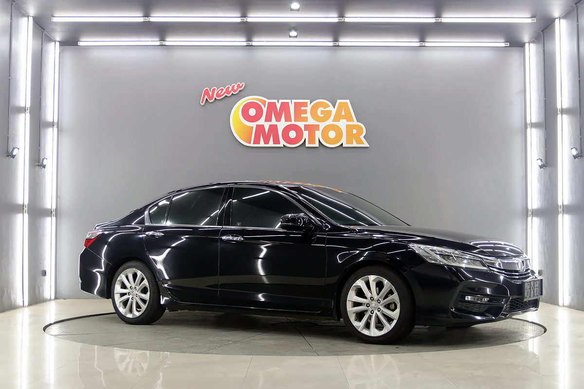 Omega Mobil H. ALL NEW ACCORD VTIL FACELIFT AT (KM 50.582) 