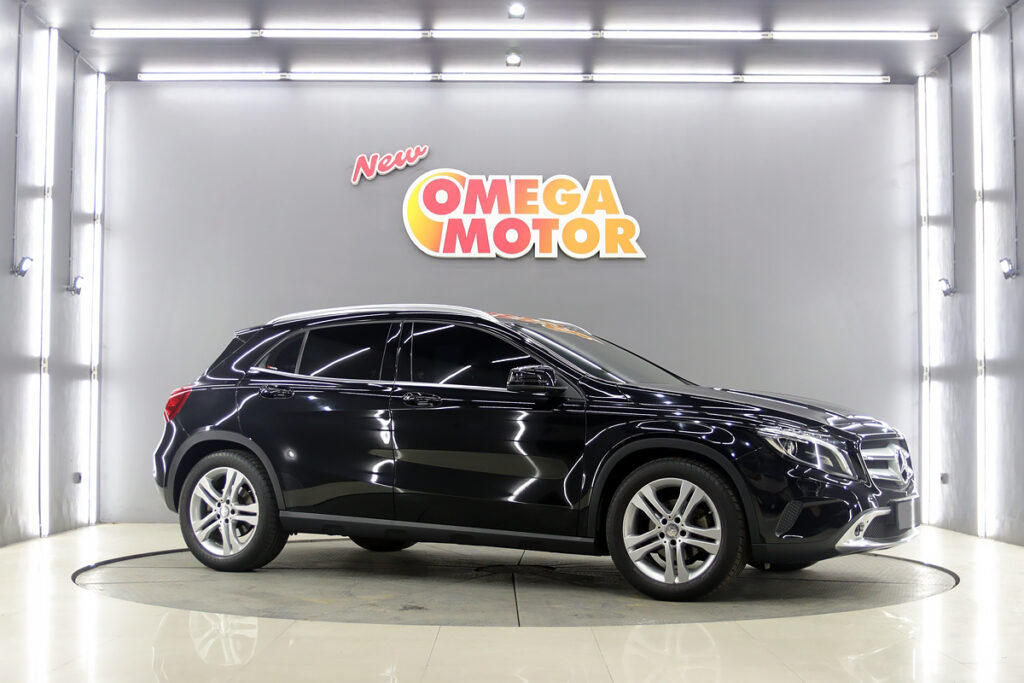 Omega Mobil MERCEDES BENZ GLA 200 AT (KM 16.108) 