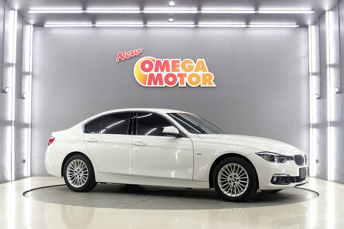 Omega Mobil BMW 320I LUXURY F30 AT (KM 30.854) 