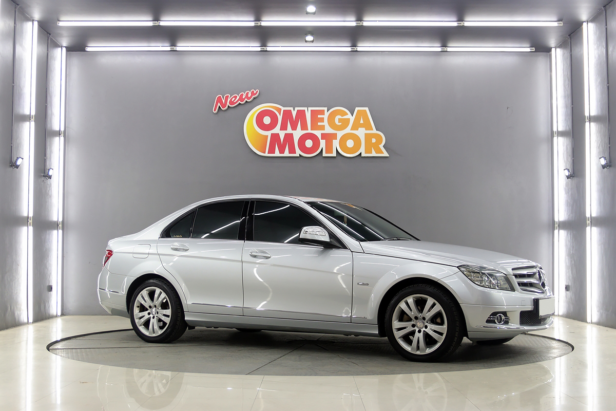 Omega Mobil MERCEDES BENZ C200 KOMPRESSOR CBU AT (KM 43.975) 