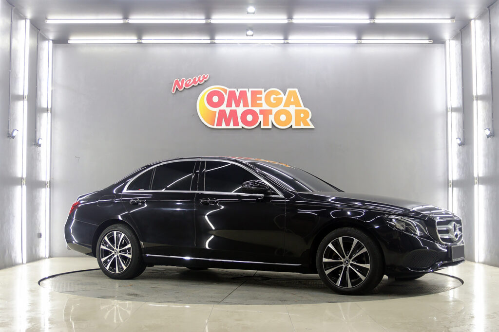 Omega Mobil MERCEDES BENZ E 200 AVANTGARDE FACELIFT AT (KM 19.714) 