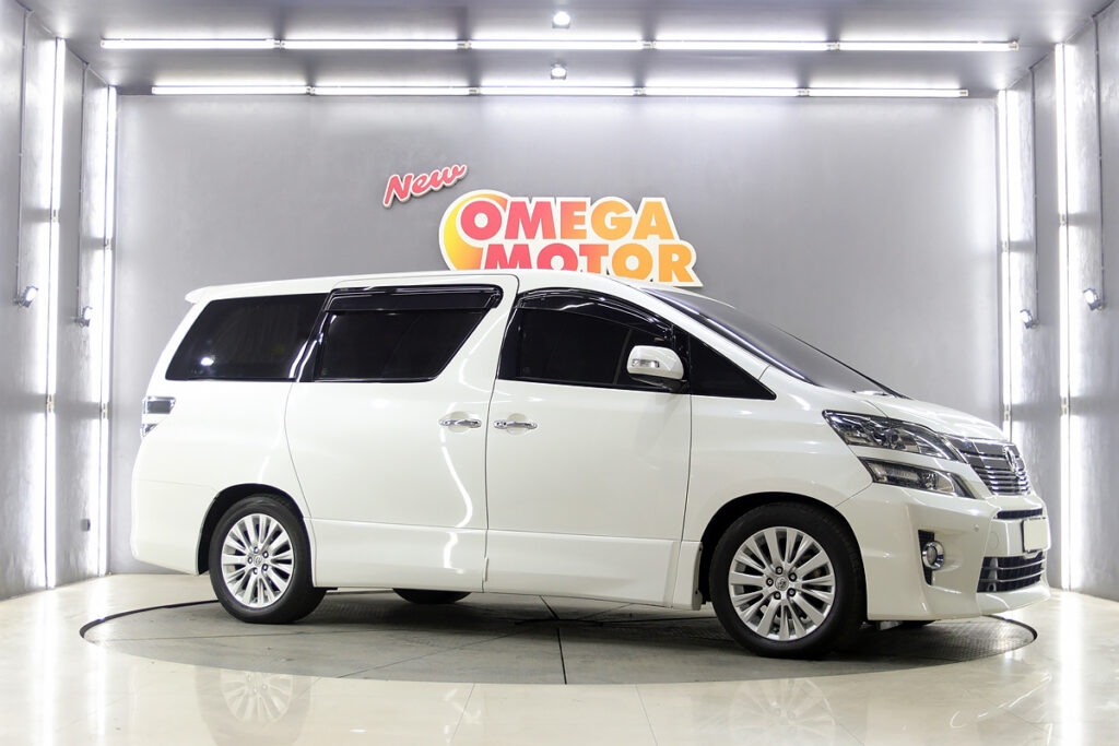 Omega Mobil T. VELLFIRE ZG PREMIUM SOUND 2.4 AT (KM 77.775) 