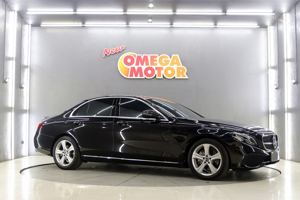 Omega Mobil MERCEDES BENZ E250 AVANTGARDE AT (KM 28.249) 