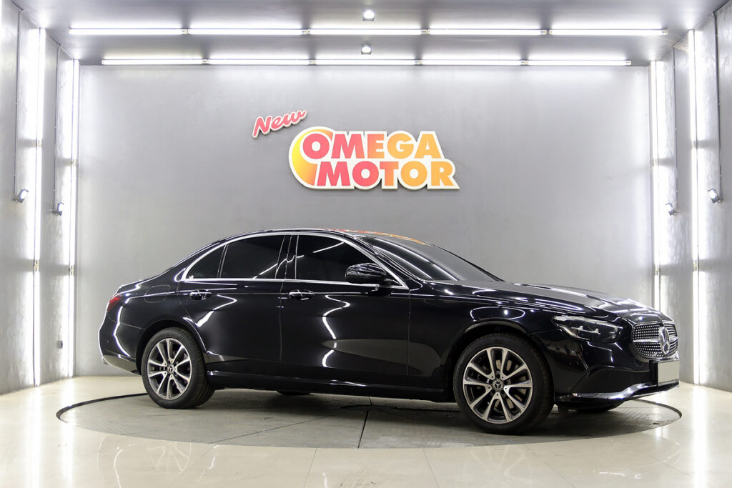 Omega Mobil MERCEDES BENZ E200 AVANTGARDE PANORAMIC AT (KM 7.825) 