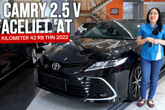 Omega Mobil TOYOTA CAMRY V 2.5 FACELIFT AT (KM 42RB TAHUN 2022 BERGARANSI 